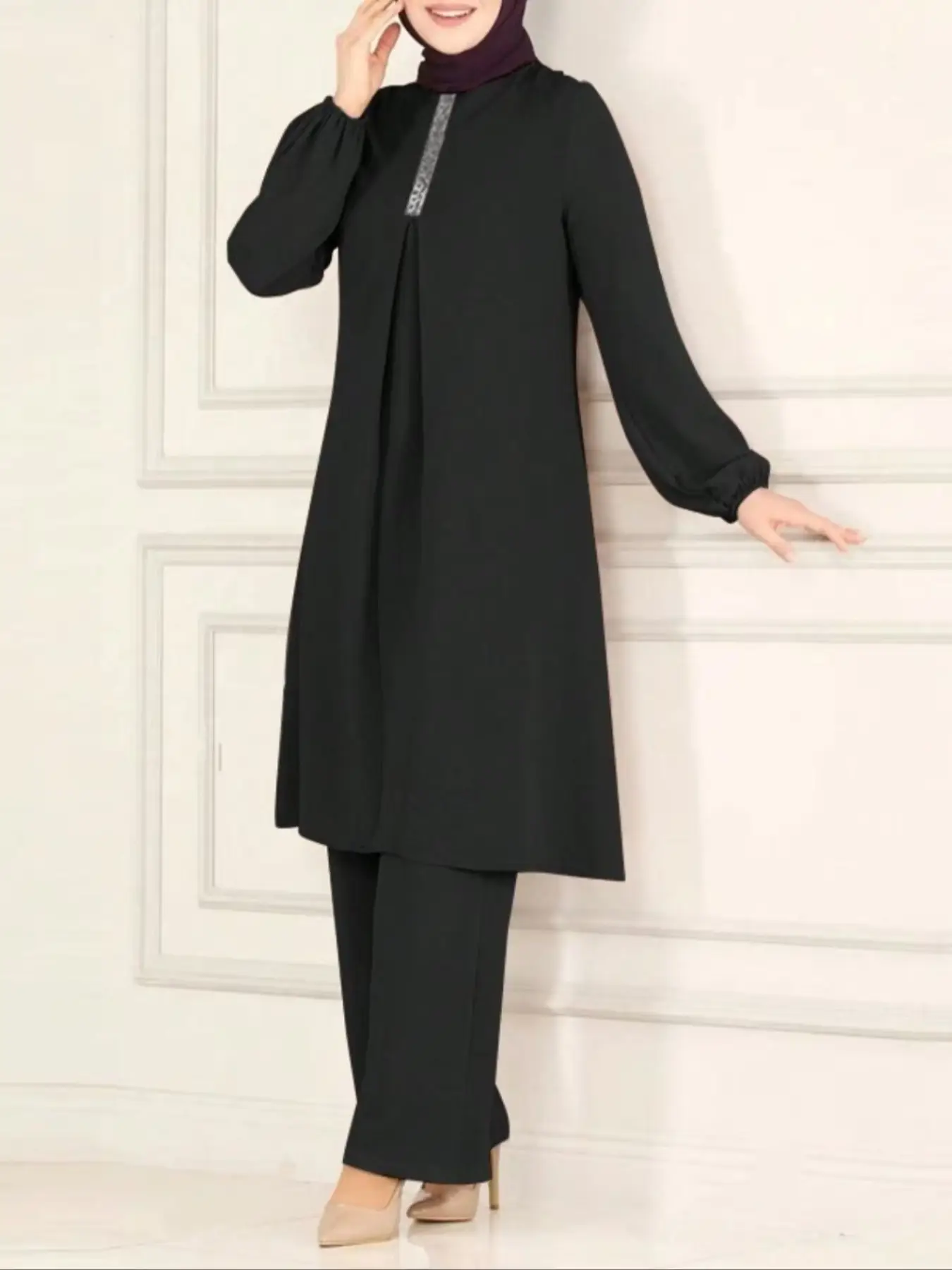 Women's Casual Two-Piece Set, Round Neck Long Sleeve Top & Pants, Loose-Fitting Ethnic Style, Fashionable Retro Look