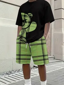 Men's 3D Digital Printed Two-piece Set with Green Plaid Chain Bear Pattern, 2Pcs, Trendy Fashion Outfit, Retro Casual Two-piece Suit, Resort-style Trendy Wear, Breathable Sports Casual Style, Perfect Festive Festival Gift for Men