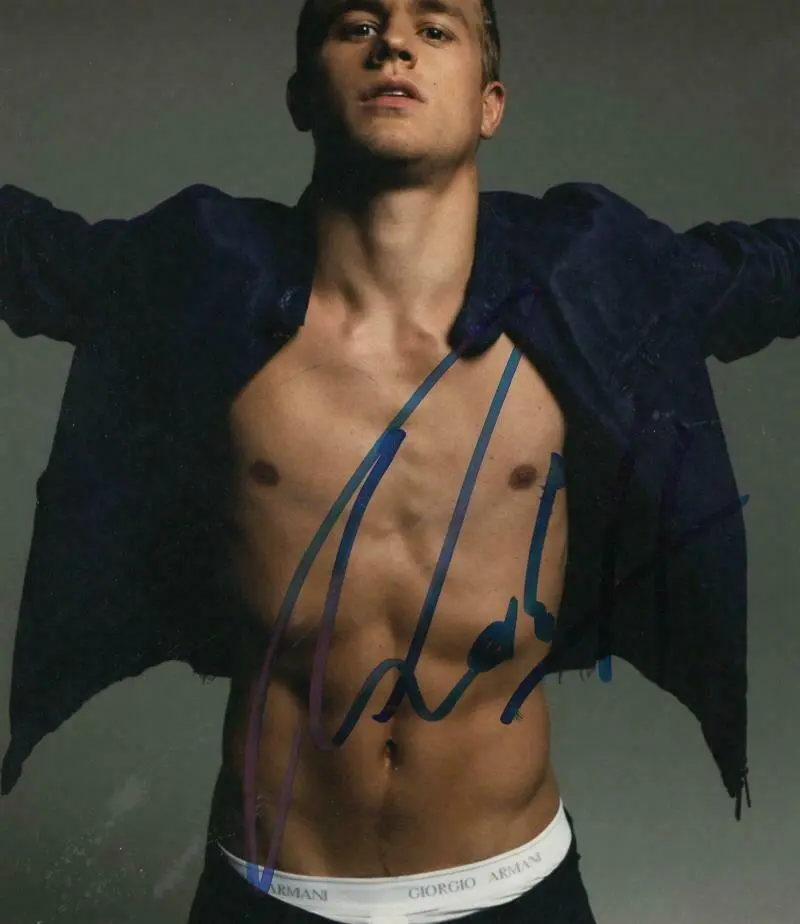 Charlie Hunnam Authentic Autographed 8x10 Photo #4