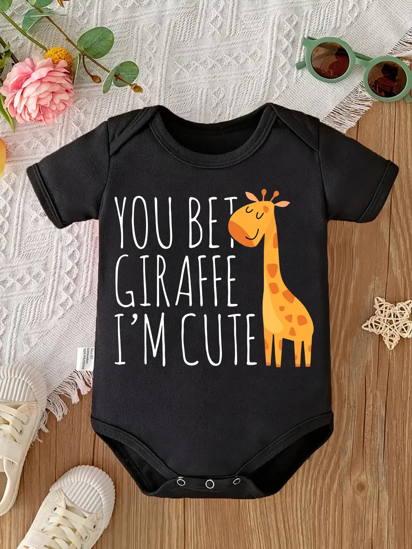 Unisex Baby Bodysuit, Short Sleeve Giraffe All Over Print in Soft Knitted Cotton Elastane with Expandable Shoulders & Snap Closure, for 0-12 Months, Animals, Cotton Blend, Infant Jumpsuit, Infant Toddler Clothes, Baby-Safe Unisex Bodysuits & One-Pieces