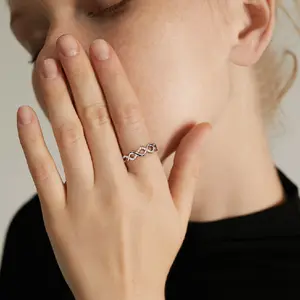 Moi Mart Twist Design Synthetic Moissanite Ring – Sleek unlimited stack band S925 Sterling Silver Jewelry for Women, Perfect Gift and everyday wear