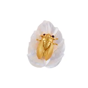 High-grade natural shell gold cicada jade leaf brooch luxury insect personalized pin coat clothing accessories Valentine's Day gift.