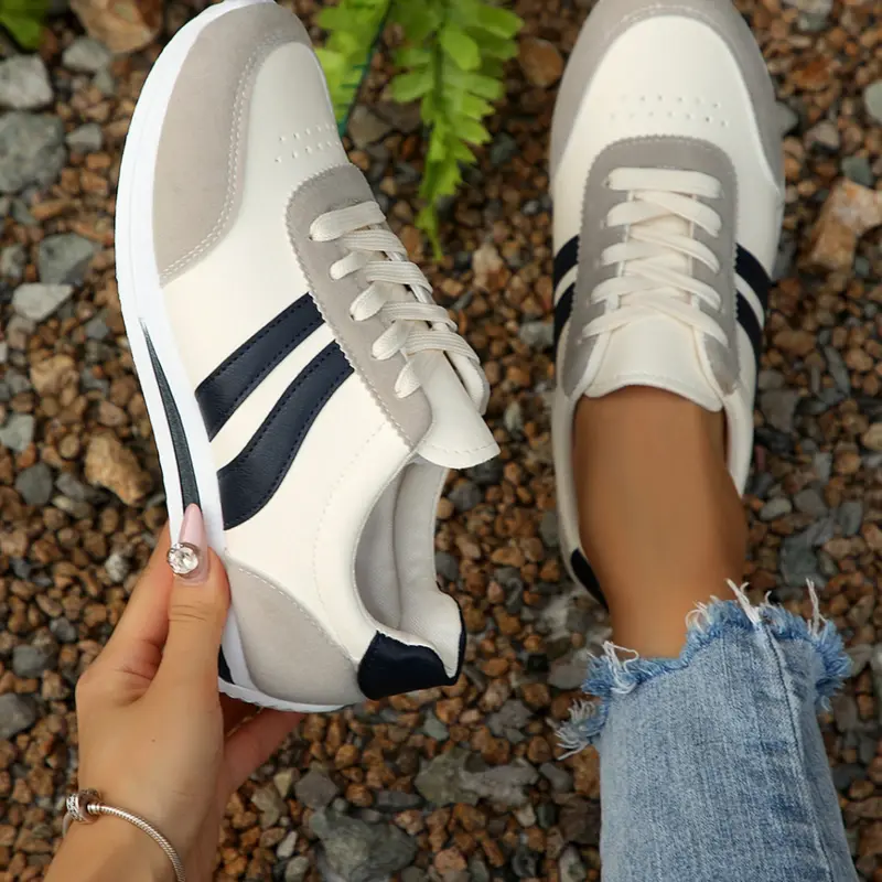 Women's new low-top lace-up Fashion casual sneakers, Sports shoes, Wearable Sneakers, comfortable breathable soft flat shoes suitable for daily leisure and commuting, outdoor walking shoes, Lowtop Sneaker, a must-have for gifts