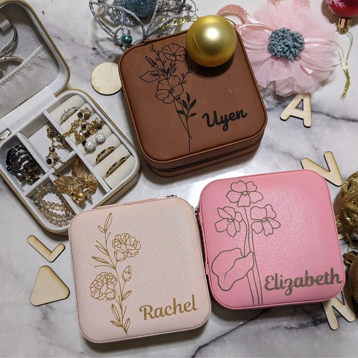 Jewelry Travel Case, Valentine Gift, Personalized Birthday Gift, Birth Month Flower Gift, Leather Jewelry Travel Case, Name Plate, Personalized
