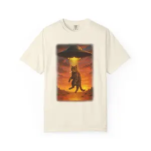 Cat UFO T-shirt, Vintage Graphic Tee, Vintage Alien Beam Graphic Tee, Comfort Colors Funny Cat UFO Retro Shirt