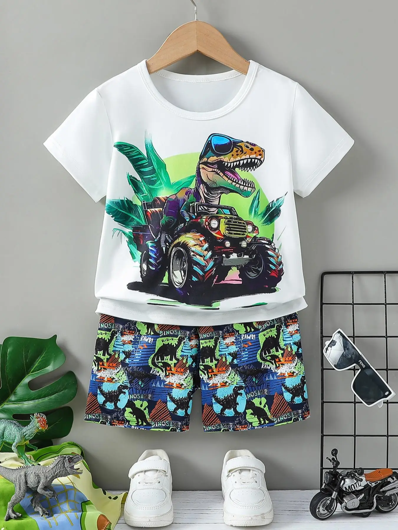 Two-Piece Set Boy's Dinosaur Print Short Sleeve Tee & Shorts, Casual Round Neck T-Shirt & Shorts for Daily Wear, Kids Clothing for Summer