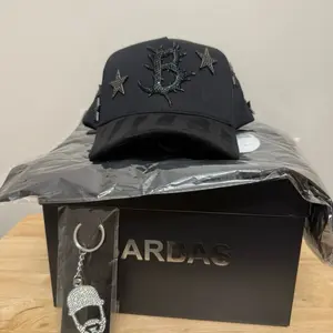 B Dark Nebula - Barbas Hats