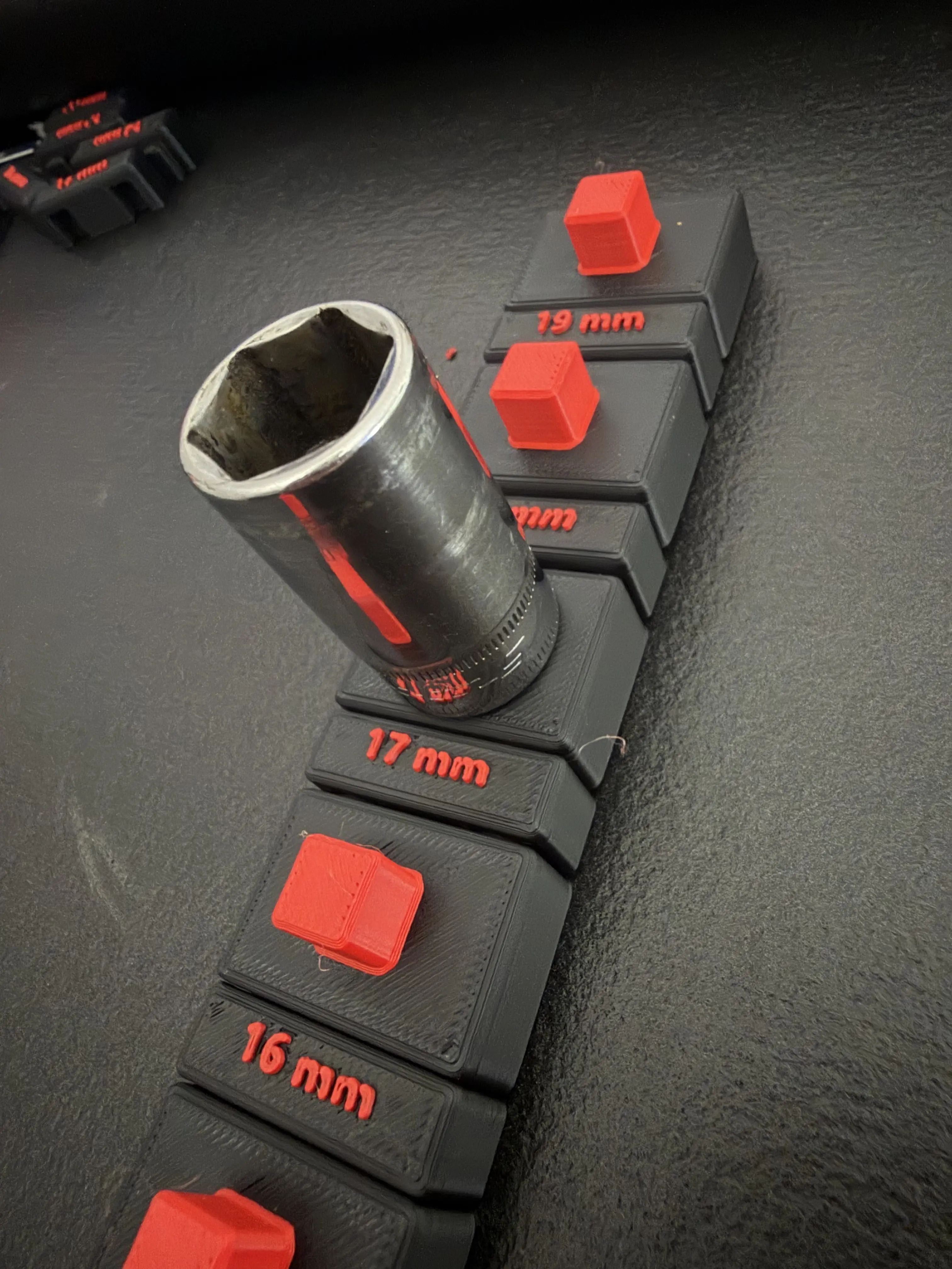 MAGNETIC SOCKET ORGANIZERS