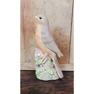 Beautiful Vintage Robin Figurine