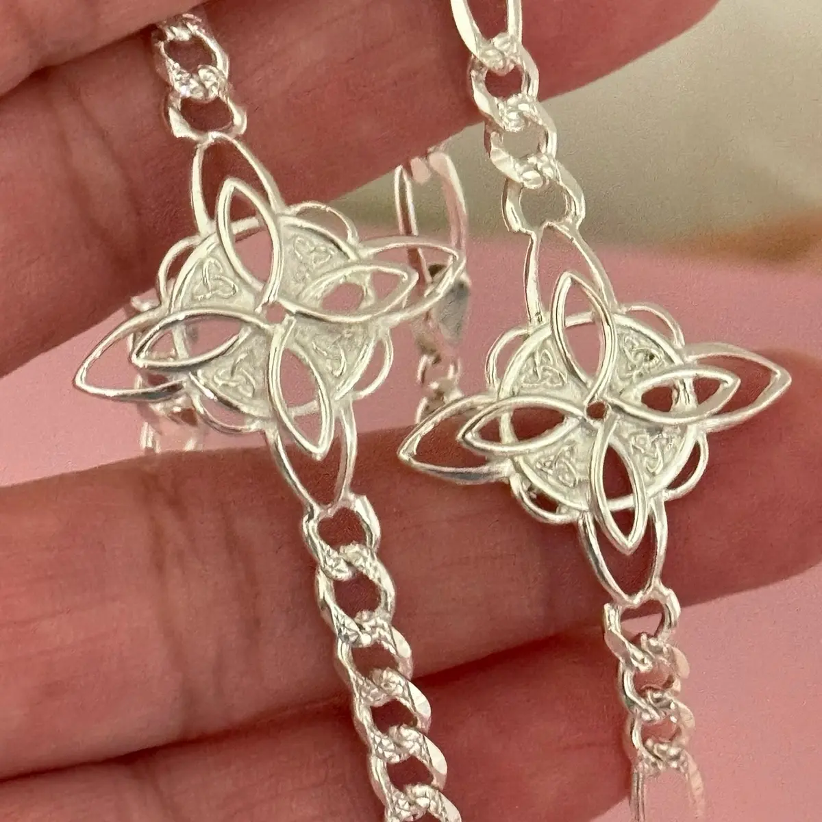 Witch Knot Bracelet Size 7 - Classic Style Accessory for Women