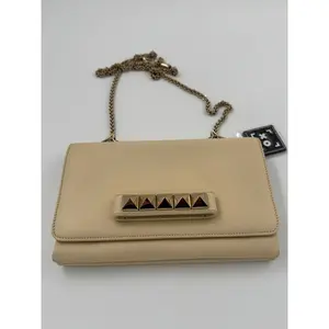 Pre-owned Valentino Leather Crossbody Bags Garavani Rockstud Flap Shoulder Bag in Nude with Gold Pyramid Studs