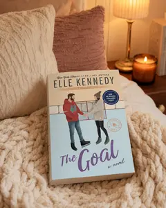 The Goal by Elle Kennedy – Off-Campus Series Book 4, College Hockey Romance, Contemporary Sports Romance Novel, New Adult Fiction & BookTok Gift