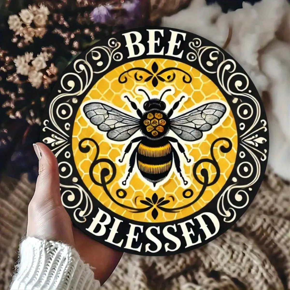 BUMBLE BEE Tin Metal Sign Vintage Iron Retro 8x8 Inch Round Wall Art Decor Rustic Farmhouse Design Home Decor Kitchen Pub Garage Wall Plaque Rust