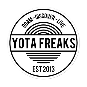 Yota Freaks 2020 Circle Decal - Black and White Design for Wall Decor, Ideal for Home Decor and Ornaments