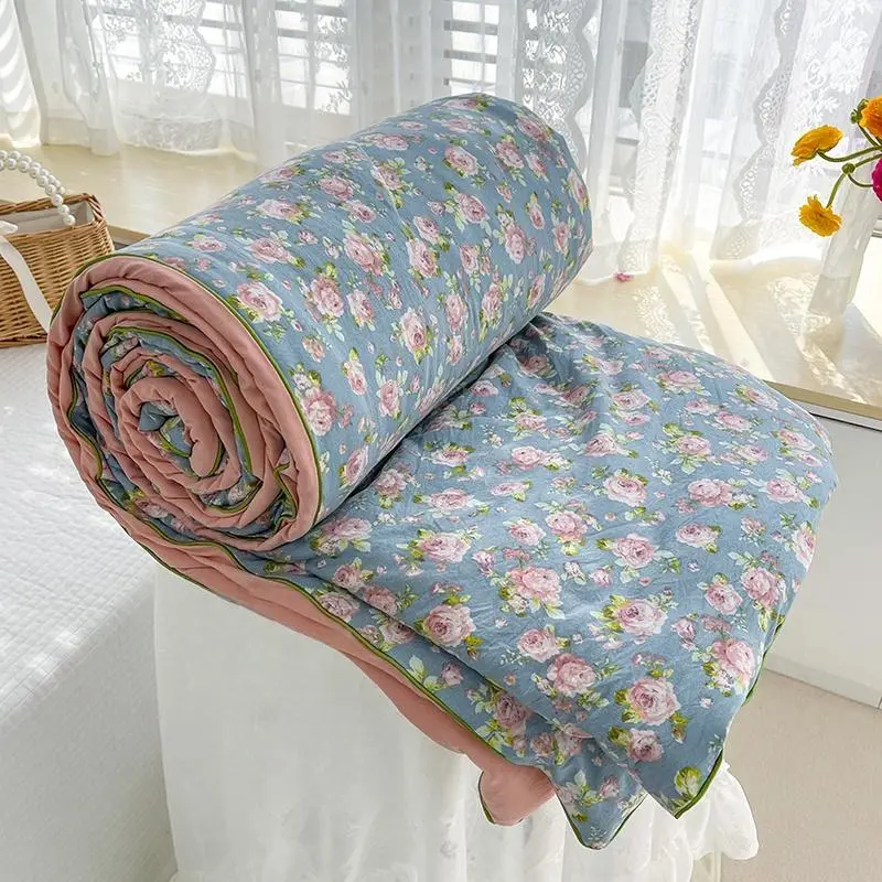 Floral Soft Air-Conditioned Quilt, Breathable Bedding for Summer Use, Lightweight Textile Linen Quilt