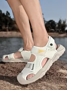 Men's beige solid color dual-use closed-toe outdoor sandals, adjustable with Velcro, non-slip beach shoes, breathable stream sandals