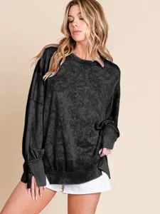 Women's Modern Design Hoodie with Side Slits Athletic Long Sleeve Sweatshirt in Premium Breathable Fabric for Enhanced Movement
