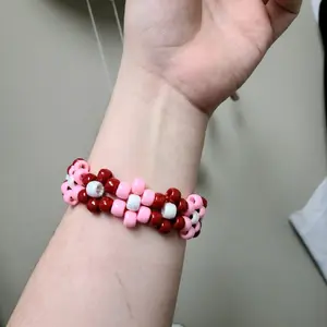 pink and red flower kandi