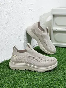 Summer Flyknit Mesh Sports Shoes for Women, Lightweight Breathable Slip-On Sneakers, Versatile Casual Walking Shoes, Comfortable and Stylish, Mesh Design Sneakers