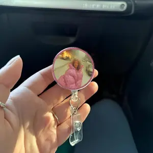 Funny Disgusted Doll Face Sparkly Retractable Badge Reel Cute Meme Expression Acrylic ID Holder For Nurses Doctors Medical Students Accessory