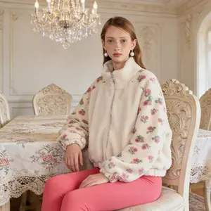 2025 Winter New Women’s Fashion Loose Fleece Floral Patchwork Zip Stand-Collar Shearling Jacket