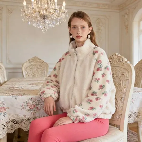 2025 Winter New Women’s Fashion Loose Fleece Floral Patchwork Zip Stand-Collar Shearling Jacket