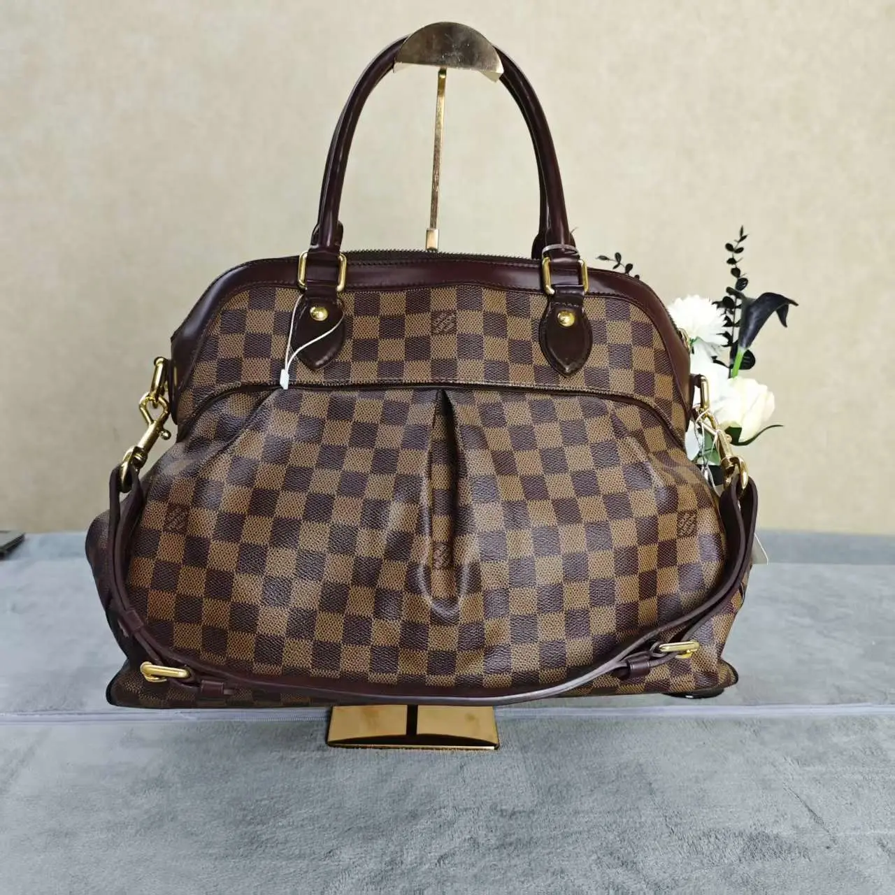 Pre-owned Louis Vuitton leather Tote Bags LV tote bag 050005