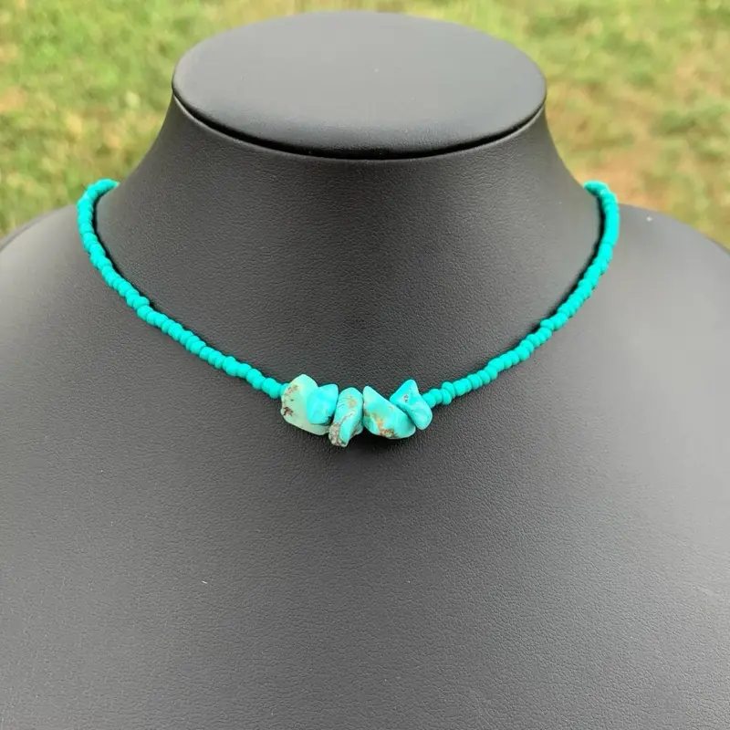 Beaded necklace- turquoise natural nuggets necklace - collat con piedras de turquesa naturales