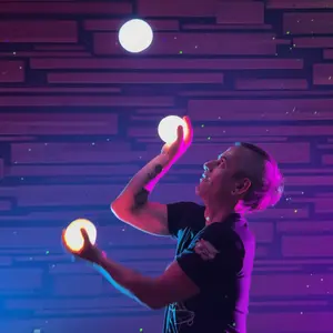 flowtoys coral ball :: amazing LED glow ball for sphereplay, contact juggling & mood lighting w/ lifetime warranty