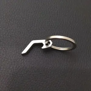 Stainless Steel Mini Bottle Opener Keychain, Portable and Quick Opener for Camping, Outdoor Travel Accessory, Christmas Gift, Kitchenware