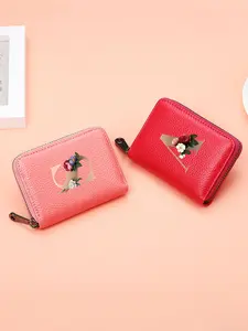 Accordion-Style Zipper Card Holder with 26 Alphabet Print. Zippered Card Holder with Multiple Card Slots for Storing Cards and Coins. Wallets for Men and Women, Suitable for Everyday Use and Practicality. Valentine's Day Gifts for Family and Partners.