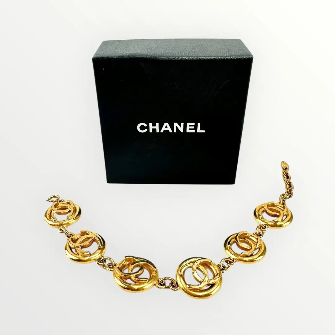 Pre-owned Chanel Gold CC Cutout Bracelet