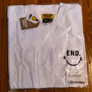 ChinatownMarket Smiley Face Tee in White size Small
