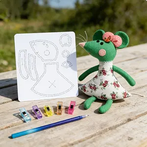 7-Piece Smart Little Mouse Patchwork Template Set | 9.84 * 9.84-inch template, including 5 sewing positioning clips and 1 invisible pen, cream color, clip color randomly shipped