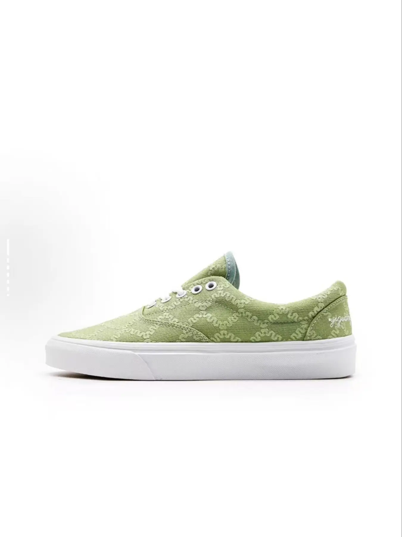 Classic Retro Avocado Low-Top Sneakers, Large Size Unisex Casual Trendy Sports Canvas Shoes, Perfect for Couples