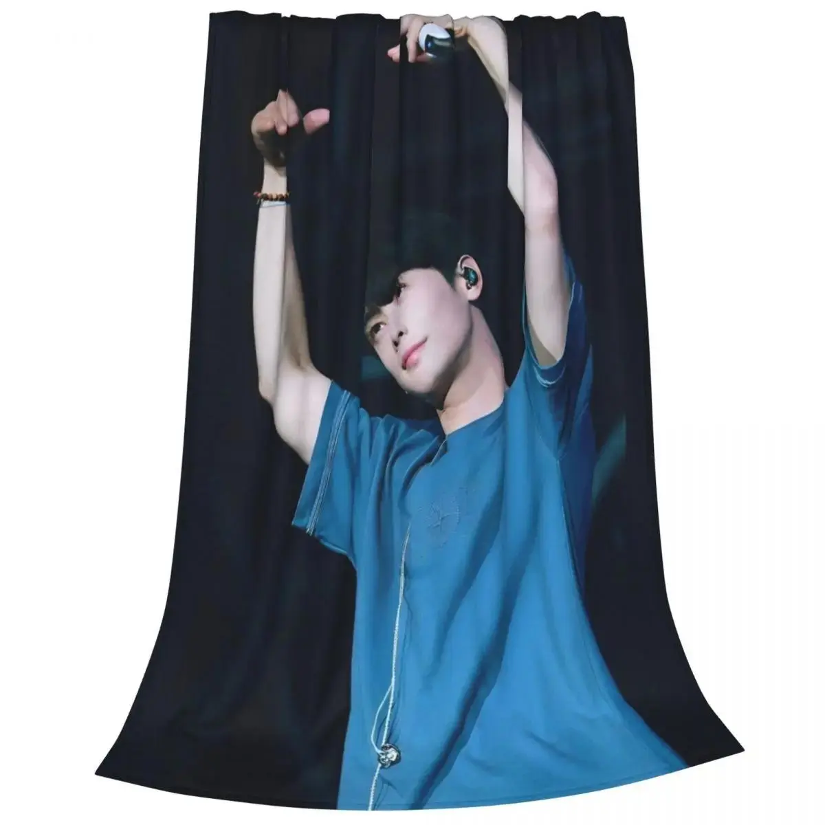 K-Pop Style Flannel Throw Blanket, Korean Music Aesthetic Plush Fleece Blanket, Soft Cozy Throw for Bedroom Sofa Couch Decor, Music Lover Gift