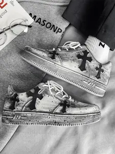 Men's Black-White Graffiti Cross ATR Logo Cool Skate Shoes, Street Personal Casual Style, Graffiti Material + Cross Decoration+ Non-Slip Platform Sole, Personal Eye-Catching, Cool Compatible, Ideal for Daily Outfits & Street Styling Scenarios