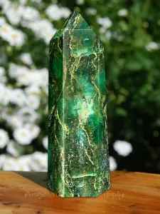 1pc Emerald Point Tower, Natural Gemstone Obelisk Wand, Mineral Specimens Crystals, May Birthstone，Unique Specimen for Collectibles and Educational Use，Perfect for Home Collection & Gift for Valentine's Day and Holidays
