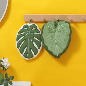 Leaf-Shaped Hand Towels for Kitchen & Bathroom, Absorbent Coral Fleece Hand Towels with Hanging Loop, Stylish Green Leaf Design for Kids & Adults, Creative Bathroom Décor Towels, Ideal for Bathrooms, Dining Rooms & Kitchens, 2-Piece Set, Mother's Day
