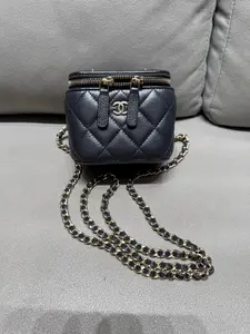 Pre-owned CHANEL vanity mini microchip PL4