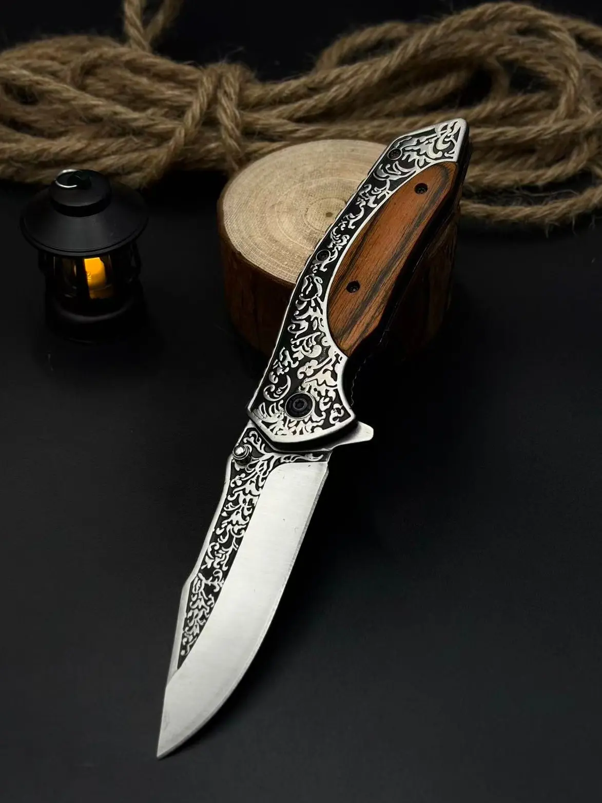Vintage Wood Inlay Folding EDC Pocket Knives, Anti-rust Engraved Steel Blade, Wear-resistant Natural Wooden Handle, Classic Floral Etching, Stable Lock, Retro Look for Daily Carry, Camping, Ideal Gift for Vintage Collectors