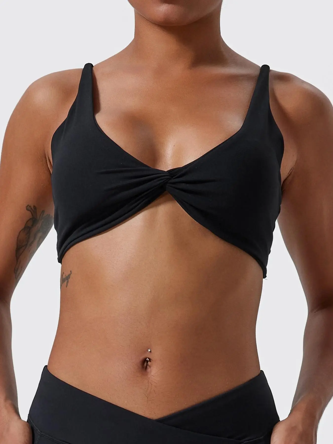 Women's Solid Twist Front Sports Bra, Casual Comfy Breathable High Stretch Yoga Bra, Ladies Sportswear for Indoor Outdoor Wear, Gym Clothes