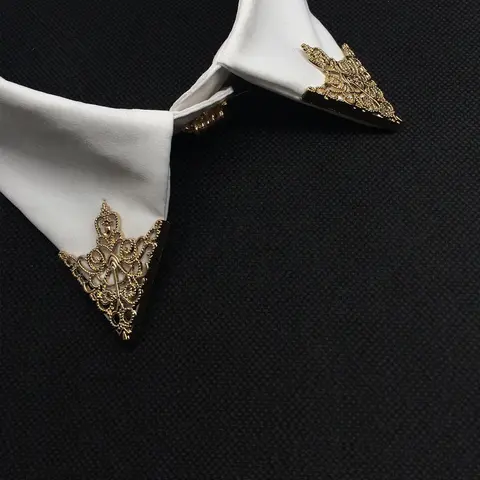 Vintage Hollow Out Design Triangle Shaped Collar Pin, Fashion Lapel Pin, 1 Pair Clip In Clothes Accessories for Men & Women for Daily Clothing Decor, Trendy All-match & Exquisite Collar Buckle Zinc Alloy Material for Birthday Gift, Gift Ready Jewelry