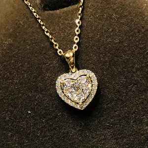 Zircon heart-shaped necklace, new design for women, clavicle chain, perfect as a holiday gift.