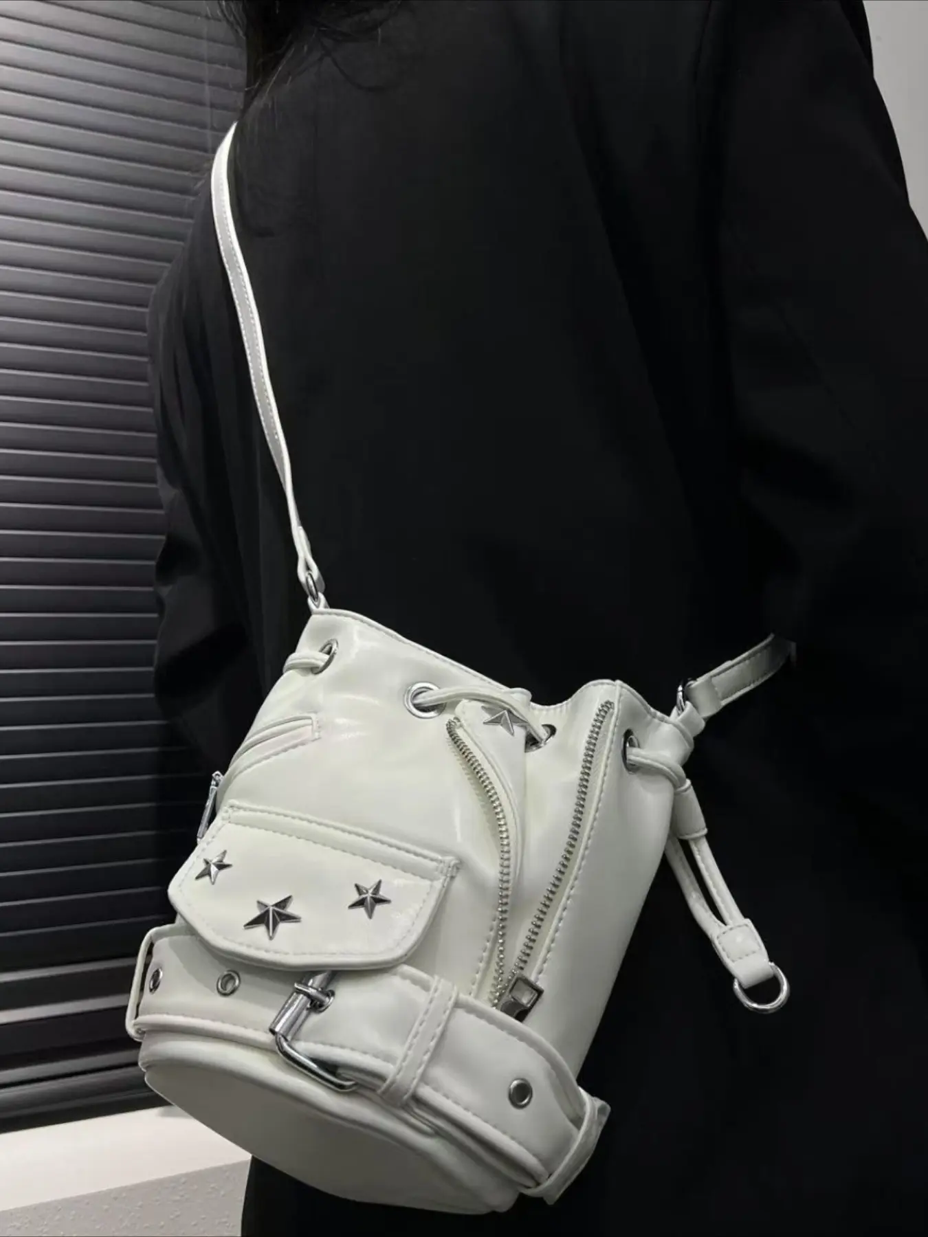 Niche design retro bucket bag crossbody bag｜Y2K baddie style daily trendy handbag suitable for various outfits
