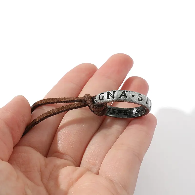 Uncharted 4 Costume Necklaces - Vintage Nathan Drake Ring Replica Fashion Pendant Necklace on Alloy Leather Cord for Game Cosplay Fans