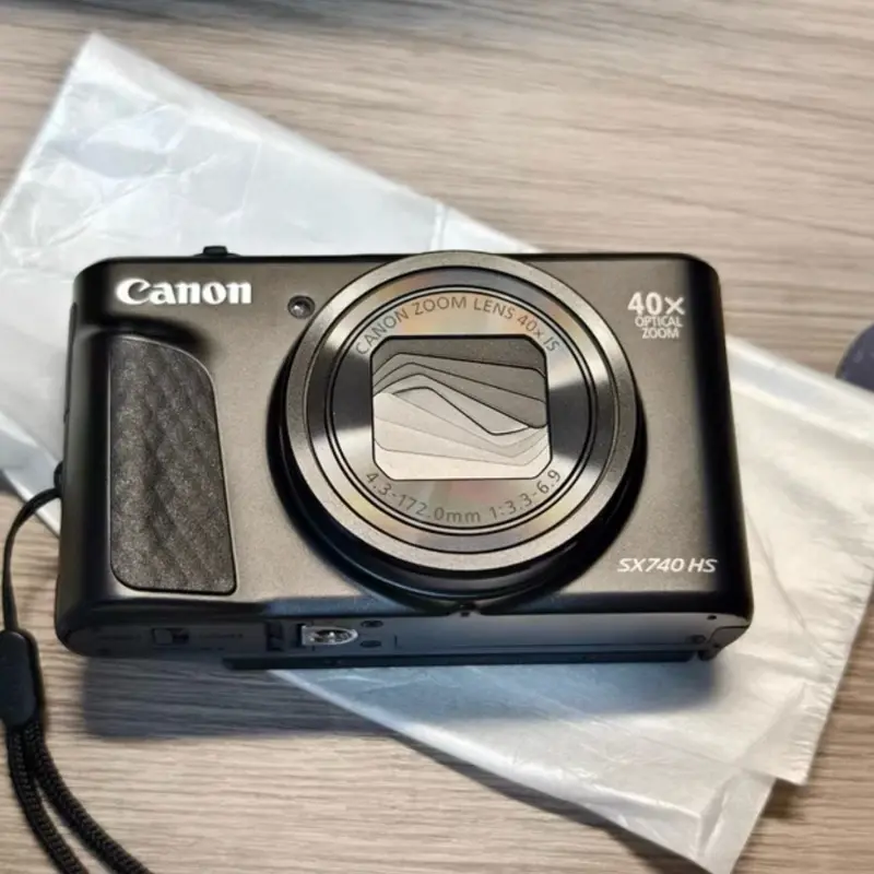 Canon PowerShot SX740 HS Zoom Lens 40x 20.30MP Black Compact Digital Camera