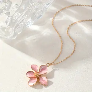 1 Bohemian-style floral pendant necklace - white enamel petals and golden metal chain, exquisite layered jewelry for ladies, suitable for both casual and formal occasions, Teachers' Day, graduation season, back-to-school gifts,  graduation souvenir