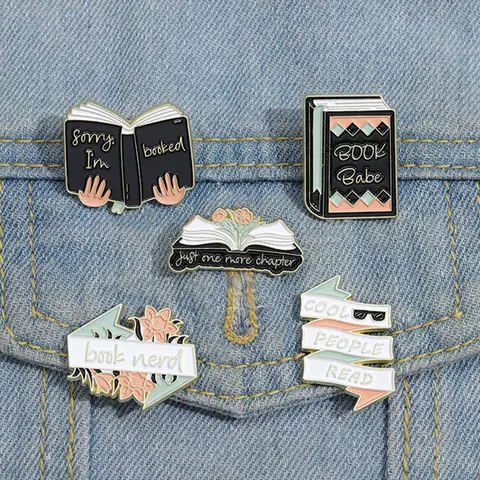 Creative Book Design Brooch, Cute Geometric Book Design Brooch, Fashion Accessories for Women & Men, Creative Gift for Students, Flower Brooch, Flower Brooch Pin, Alloy Brooch Pin, Lapel Brooch, Lapel Pins