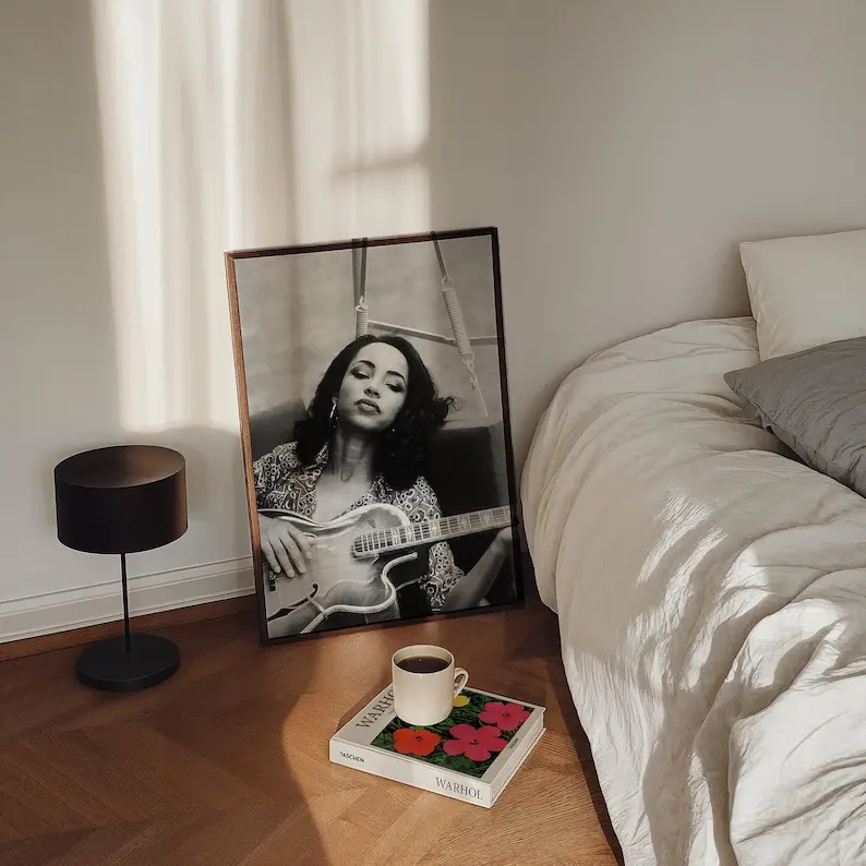 [Unframed Poster] Sade Adu Playing Guitar Vintage Poster Soul Music Prints Wall Art Collectable Lauryn Hill